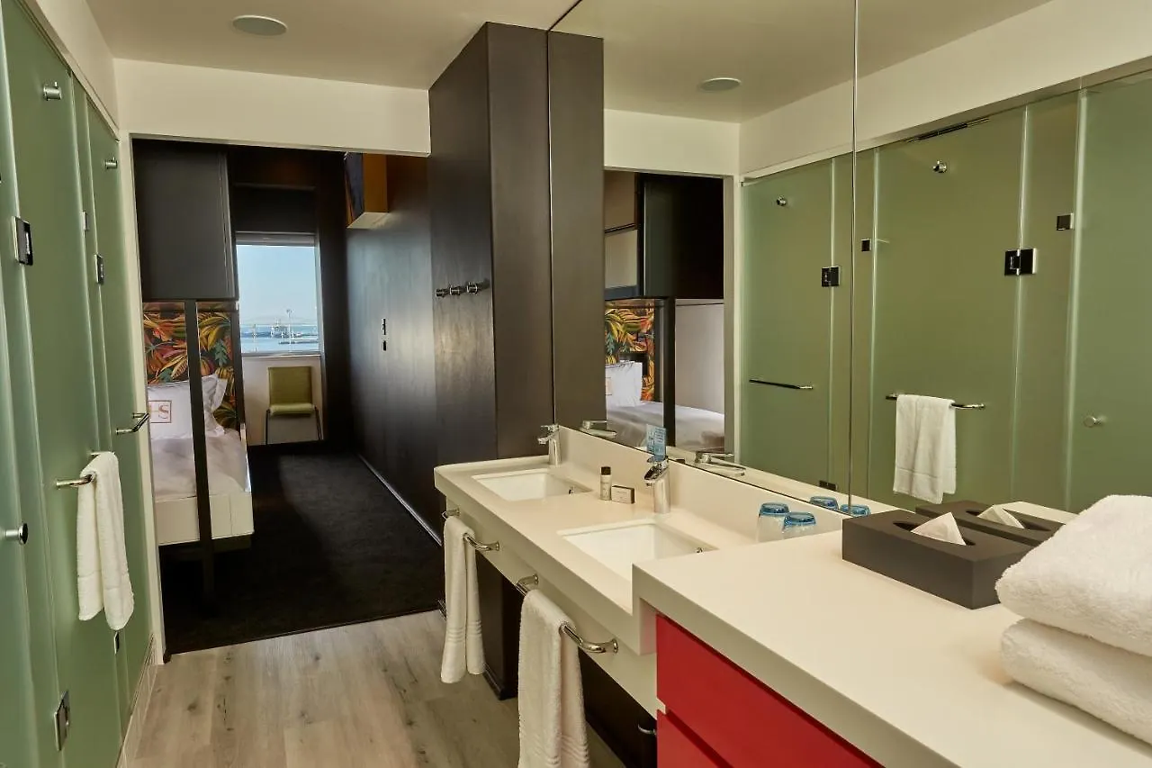 Hotel Sky Cape Town