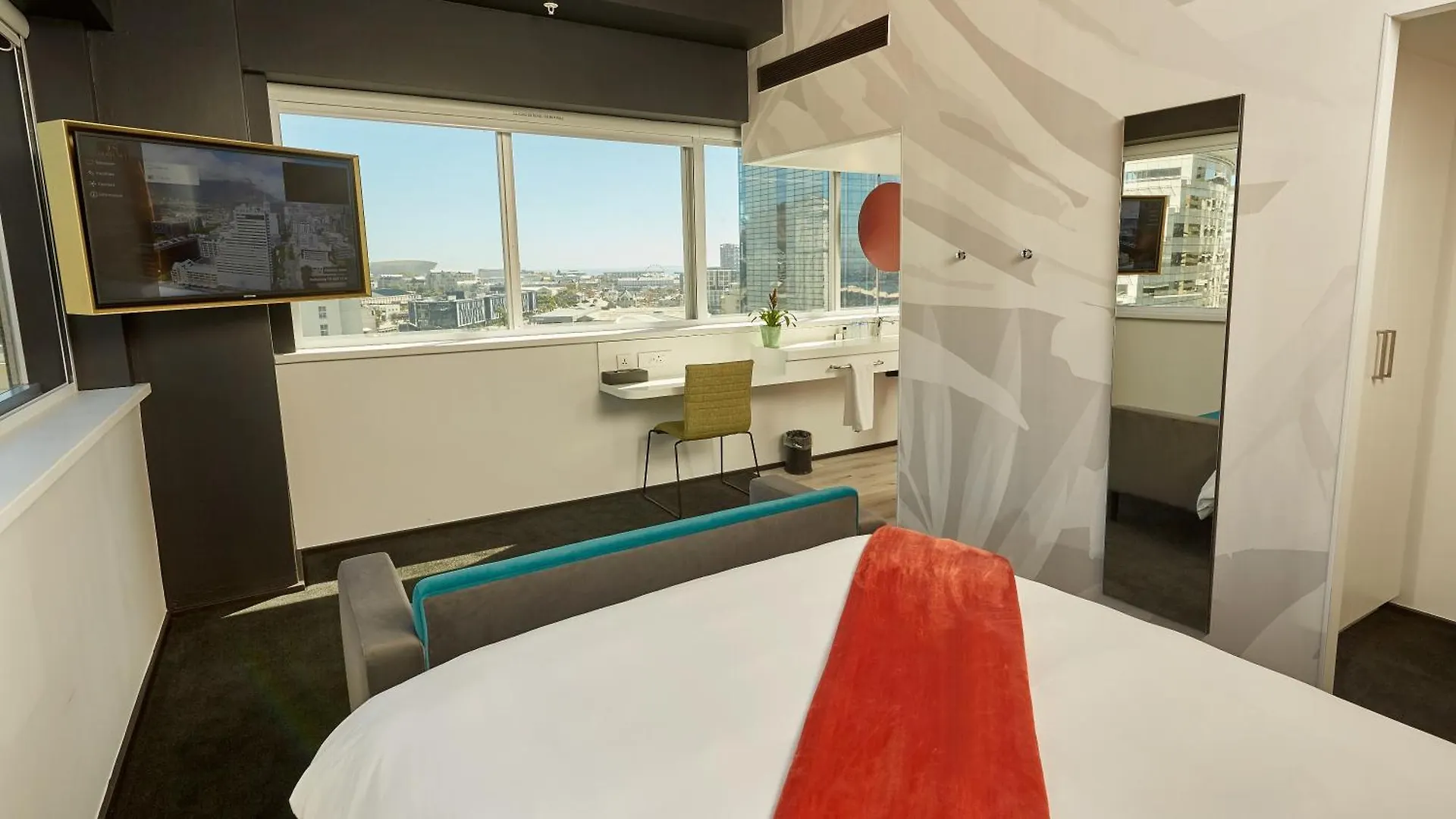 ****  Hotel Sky Cape Town South Africa