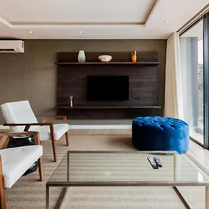 Warwick 30c Apartment